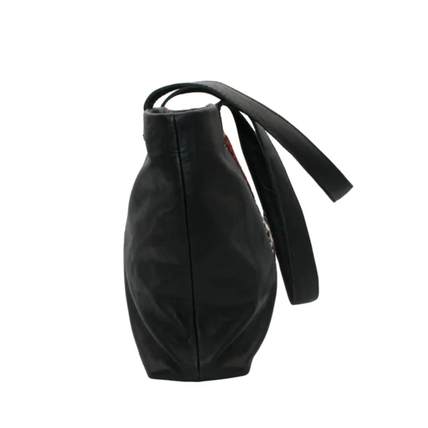 sac-noir-cuir-avec-tapis-3